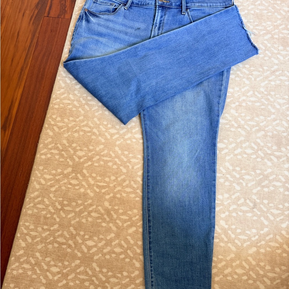 Old Navy Mid-Rise Power Slim Straight Jeans - Short